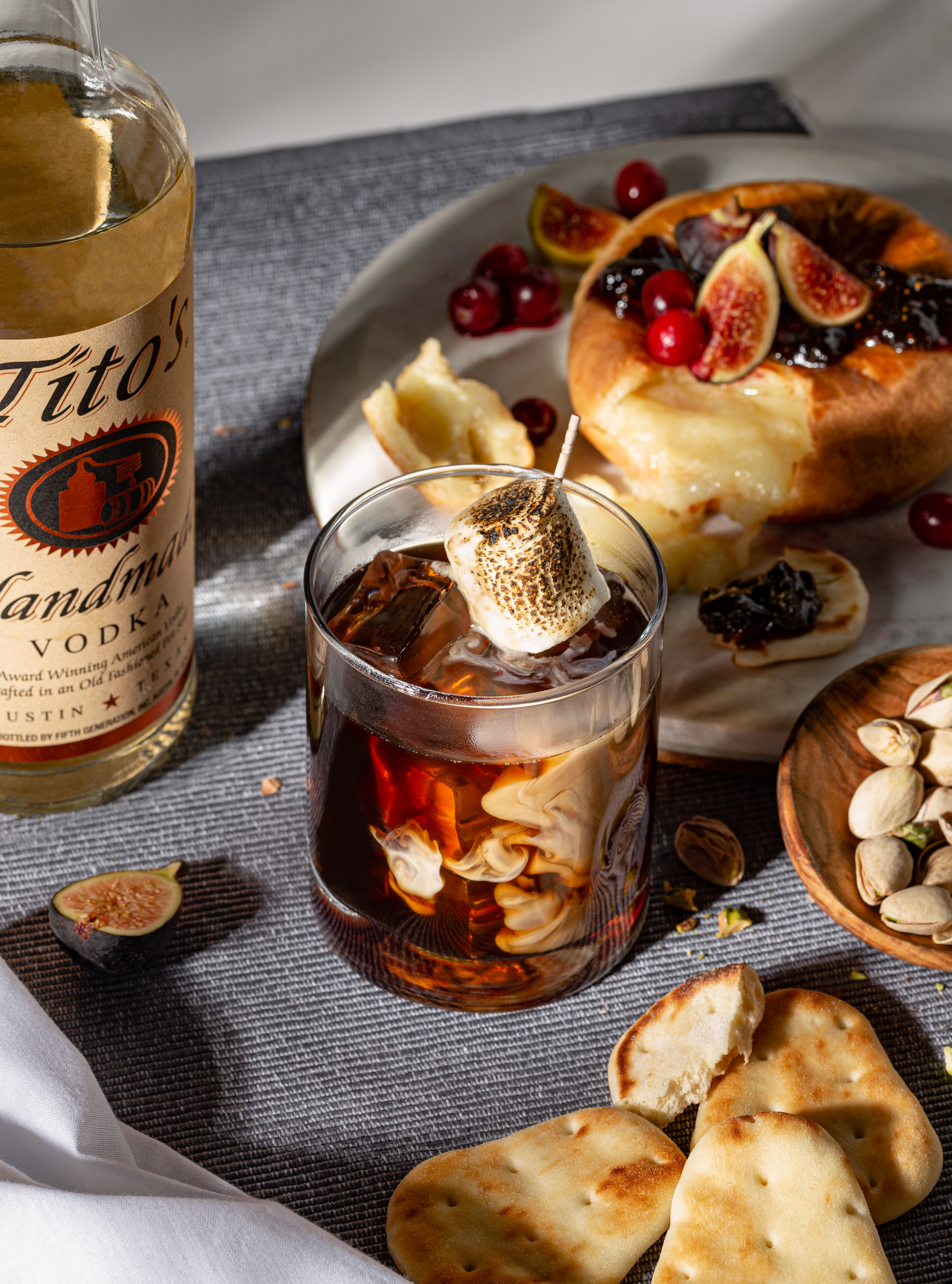 shot6_white_russian_and_non_alcoholic_version_fy22_drink_plate_0326-edit2.JPG